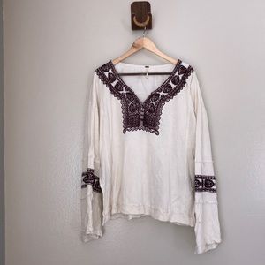 FREE PEOPLE Creme and maroon SWEATER TOP